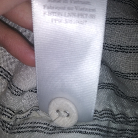 Everlane Linen Striped Boxy Button Down Shirt - Picture 6 of 7